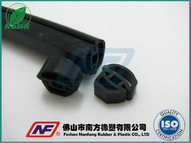 青島市橡膠產(chǎn)業(yè)技術(shù)研究院正式成立